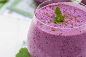 blueberry-mint-and-flax-seed-smoothie.jpg